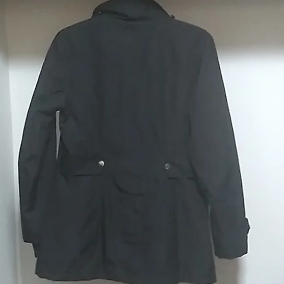 Black women's coat. - Picture 3 of 4